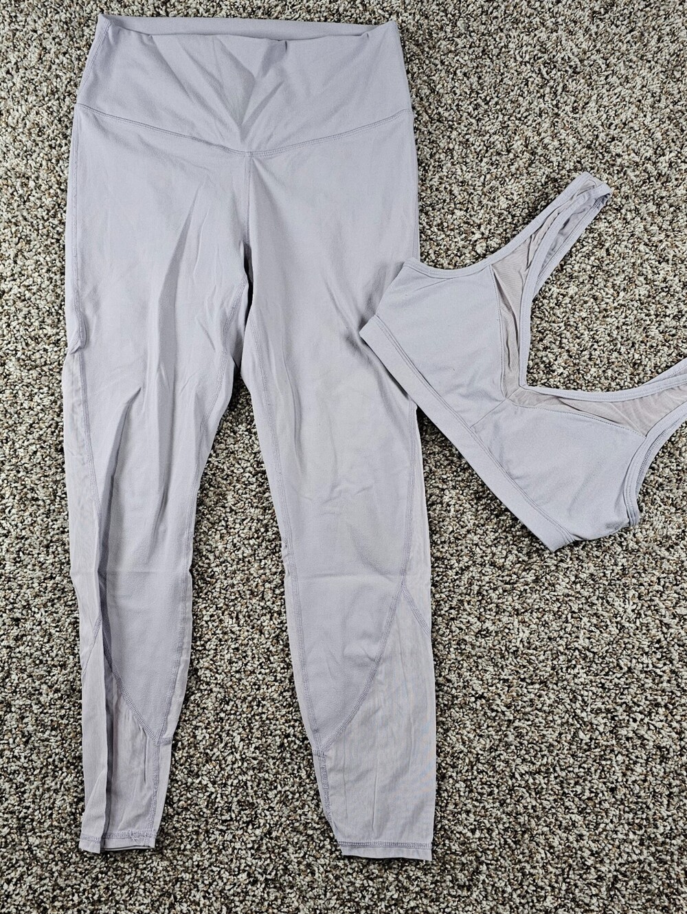 Fabletics Womens Sz S Workout Pants and Bra Set Light Lavender Purple Athletic - Picture 1 of 4